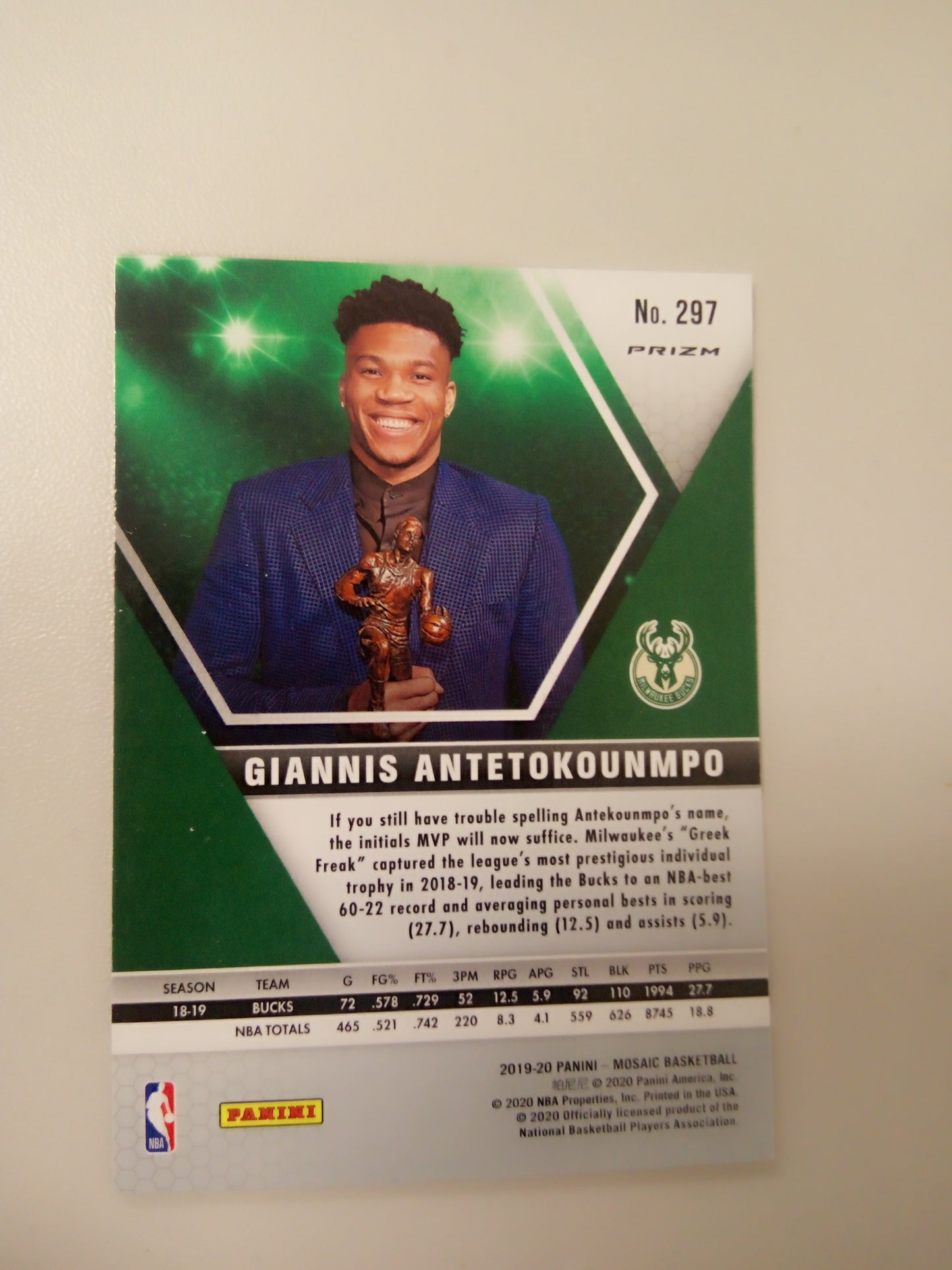 2019-20 Panini Mosaic * Giannis Antetokounmpo * MVP #297 Genesis
