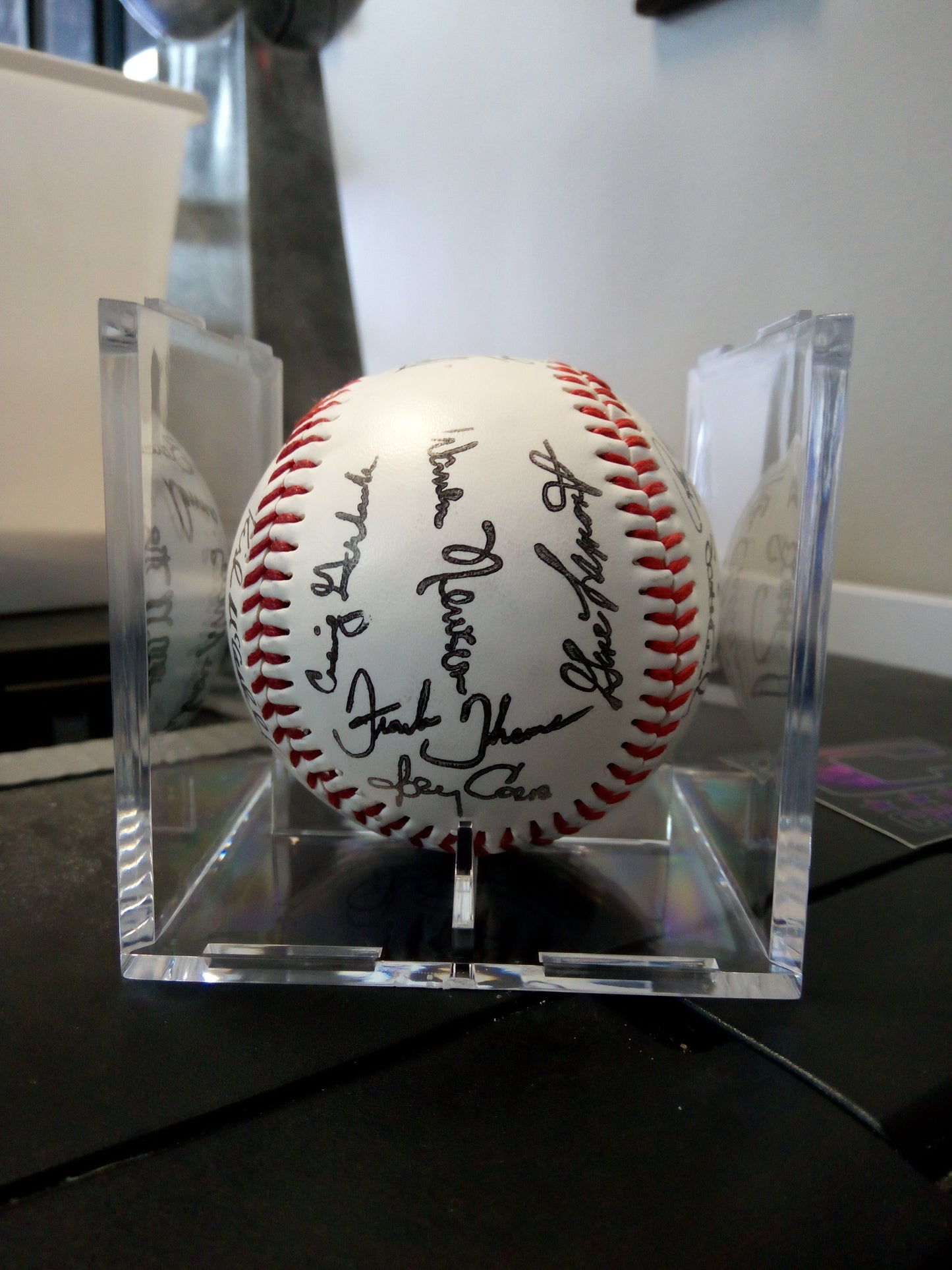 1994 Chicago White Sox Signed Baseball In Display Case