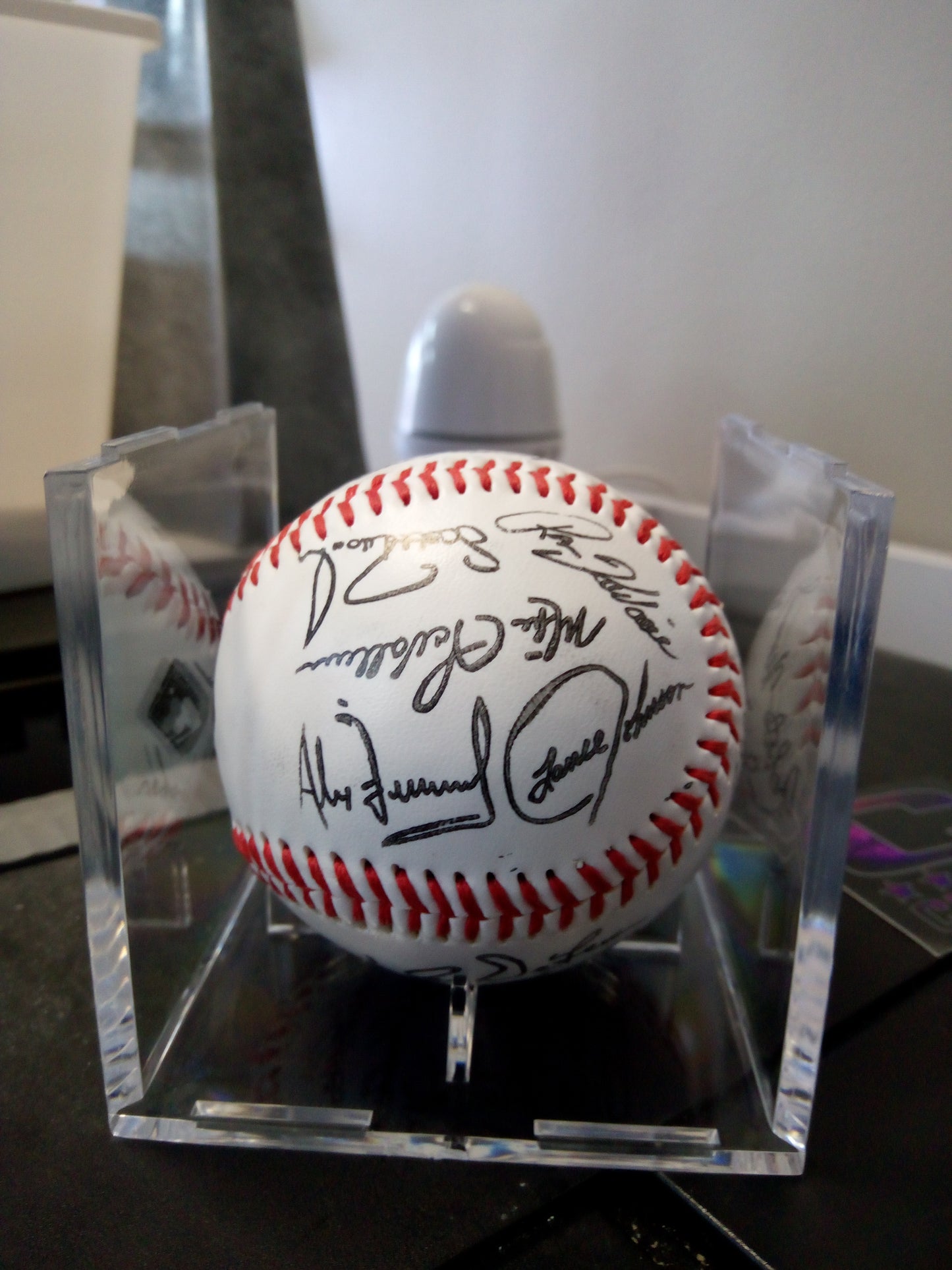 1994 Chicago White Sox Signed Baseball In Display Case