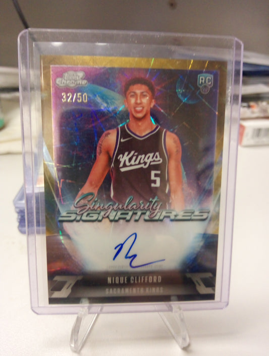 2025-26 Topps Chrome Cosmic * Nique Clifford * #32/50 Gold Velocity RC Auto #SS-NC