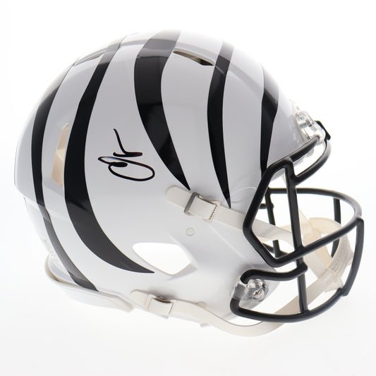 Chad "Ocho Cinco" Johnson Signed Bengals Full-Size Alternate Helmet * Beckett