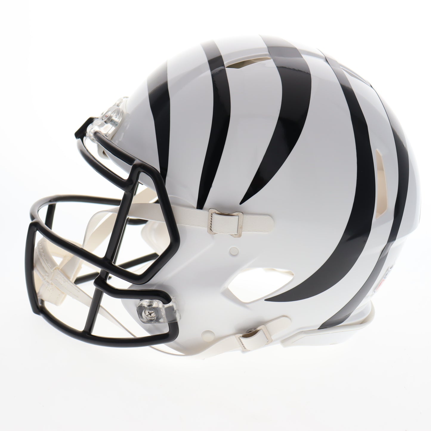 Chad "Ocho Cinco" Johnson Signed Bengals Full-Size Alternate Helmet * Beckett